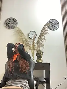 LiaVillalobos online show from 23, 4, 2026