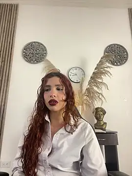 LiaVillalobos online show from 22, 4, 2026