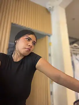 clarachanelricek online show from 4, 11, 2025