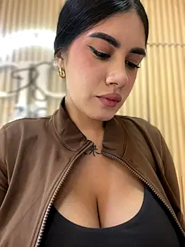 clarachanelricek online show from 7, 10, 2025