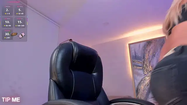 SophieBarnett online show from 9, 10, 2025