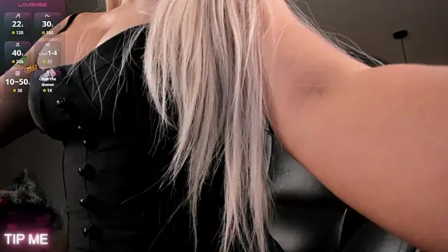 SophieBarnett online show from 8, 11, 2025