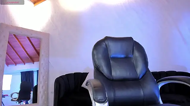 Snapshot of SophieBarnett chatting on 6, 6, 2026 SophieBarnett online show from 6, 6, 2026