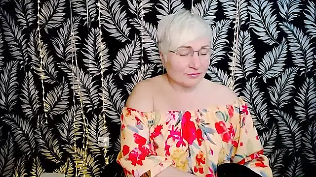 Olivia playful online show from 26, 4, 2026