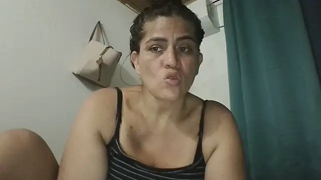 Snapshot of kitybigboobsx chatting on 16, 6, 2026 kitybigboobsx online show from 16, 6, 2026