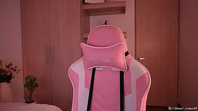 annie24 evans online show from 5, 3, 2025