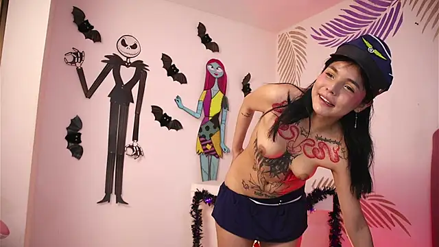 Snapshot of dianebleu chatting on 21, 10, 2025 dianebleu online show from 21, 10, 2025