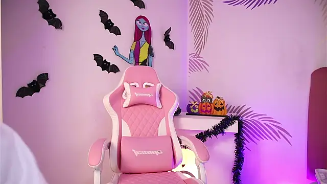 Snapshot of dianebleu chatting on 28, 10, 2025 dianebleu online show from 28, 10, 2025