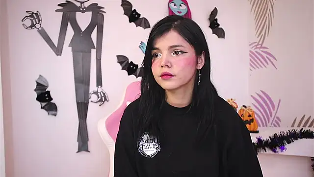 Snapshot of dianebleu chatting on 18, 10, 2025 dianebleu online show from 18, 10, 2025