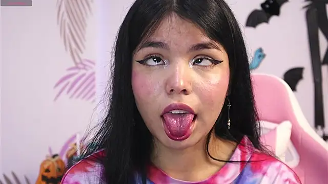 Snapshot of dianebleu chatting on 17, 10, 2025 dianebleu online show from 17, 10, 2025