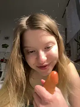 Snapshot of kimczii chatting on 4, 5, 2026 kimczii online show from 4, 5, 2026