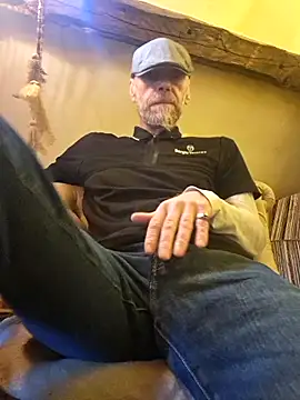Snapshot of eddouxxx78 chatting on 8, 5, 2026 eddouxxx78 online show from 8, 5, 2026