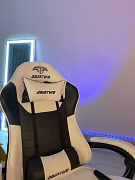 julia fly online show from 19, 3, 2026