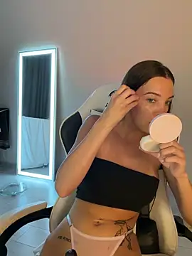 julia fly online show from 15, 6, 2026