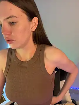 julia fly online show from 13, 3, 2026