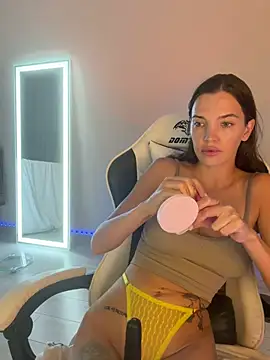 julia fly online show from 16, 6, 2026