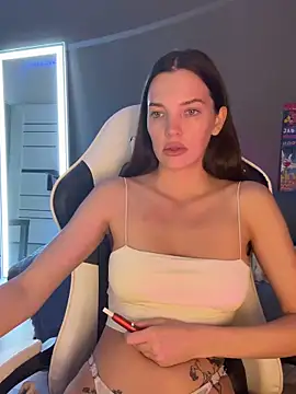 Snapshot of julia_fly chatting on 11, 10, 2025 julia fly online show from 11, 10, 2025