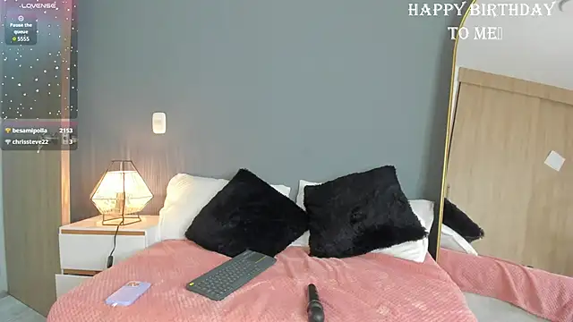 dominique25  online show from 28, 2, 2025