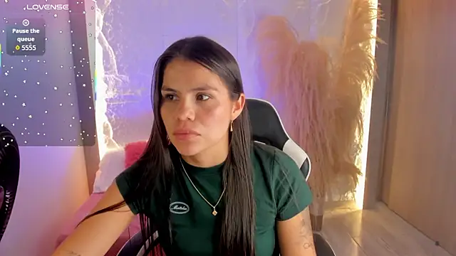 dominique25  online show from 1, 4, 2026