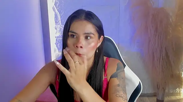dominique25  online show from 12, 5, 2026