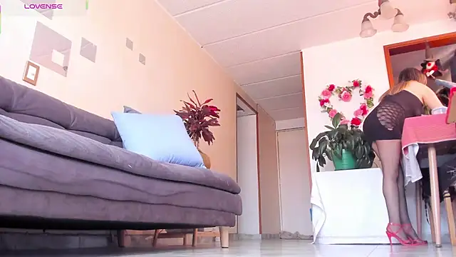 charlize legs online show from 1, 3, 2026