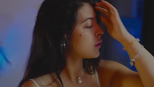 anabelcurvy online show from 4, 11, 2025