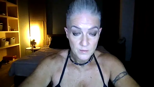 Snapshot of Devon2020 chatting on 5, 11, 2025 Devon2020 online show from 5, 11, 2025