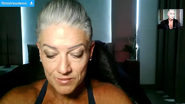 Snapshot of Devon2020 chatting on 9, 5, 2026 Devon2020 online show from 9, 5, 2026