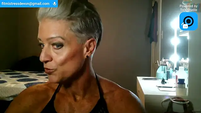 Snapshot of Devon2020 chatting on 26, 5, 2026 Devon2020 online show from 26, 5, 2026