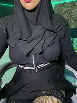 Snapshot of Jameela chatting on 28, 4, 2026 Jameela online show from 28, 4, 2026