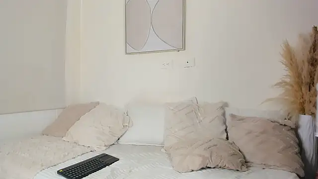ZOEGARNER01 online show from 14, 5, 2026