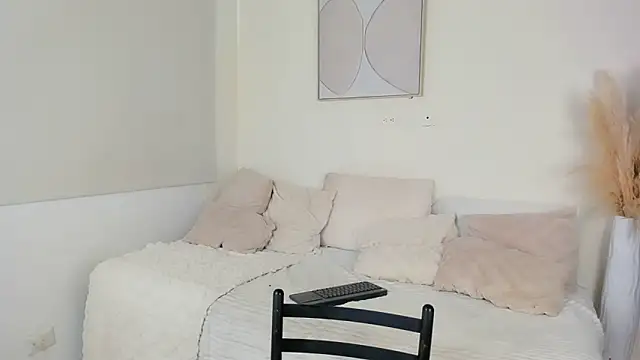 ZOEGARNER01 online show from 12, 3, 2026