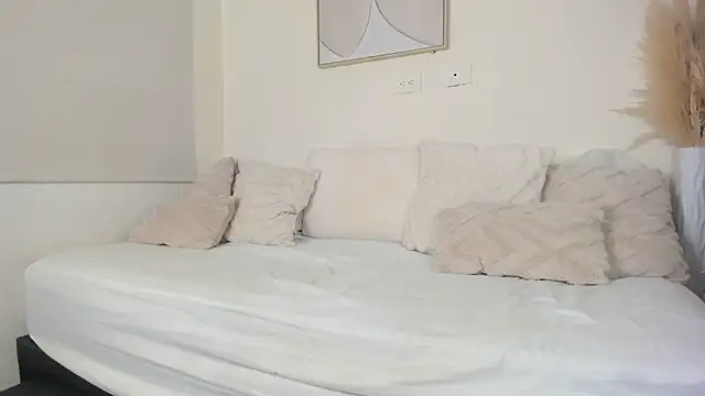 ZOEGARNER01 online show from 14, 1, 2026