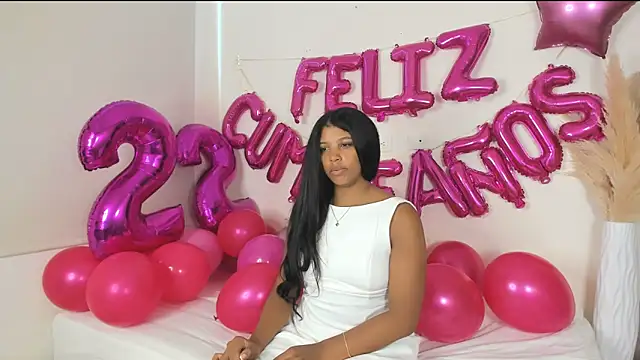 ZOEGARNER01 online show from 21, 12, 2025