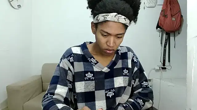 Snapshot of angelamarie1 chatting on 17, 11, 2025 angelamarie1 online show from 17, 11, 2025