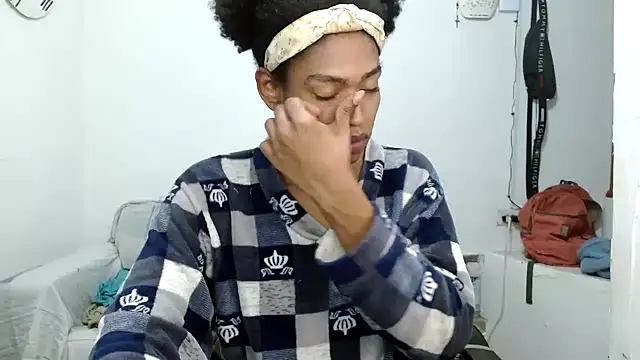 Snapshot of angelamarie1 chatting on 16, 10, 2025 angelamarie1 online show from 16, 10, 2025