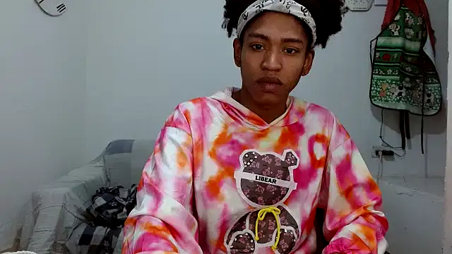 Snapshot of angelamarie1 chatting on 4, 11, 2025 angelamarie1 online show from 4, 11, 2025