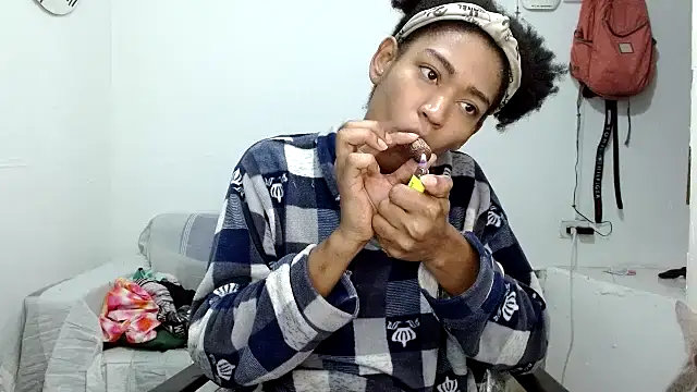 Snapshot of angelamarie1 chatting on 19, 10, 2025 angelamarie1 online show from 19, 10, 2025