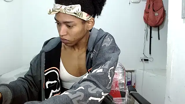 Snapshot of angelamarie1 chatting on 10, 10, 2025 angelamarie1 online show from 10, 10, 2025