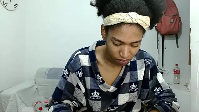 Snapshot of angelamarie1 chatting on 15, 10, 2025 angelamarie1 online show from 15, 10, 2025