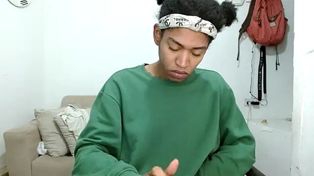 Snapshot of angelamarie1 chatting on 28, 11, 2025 angelamarie1 online show from 28, 11, 2025