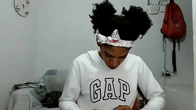 Snapshot of angelamarie1 chatting on 6, 11, 2025 angelamarie1 online show from 6, 11, 2025