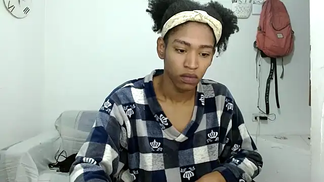 Snapshot of angelamarie1 chatting on 17, 10, 2025 angelamarie1 online show from 17, 10, 2025