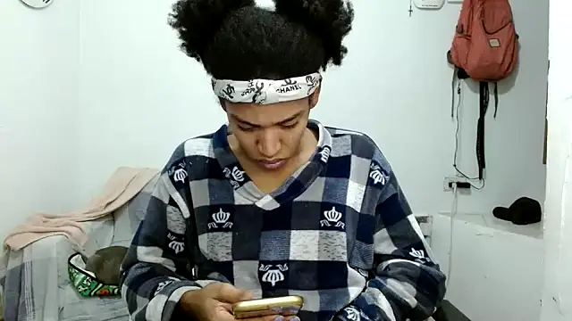 Snapshot of angelamarie1 chatting on 30, 10, 2025 angelamarie1 online show from 30, 10, 2025