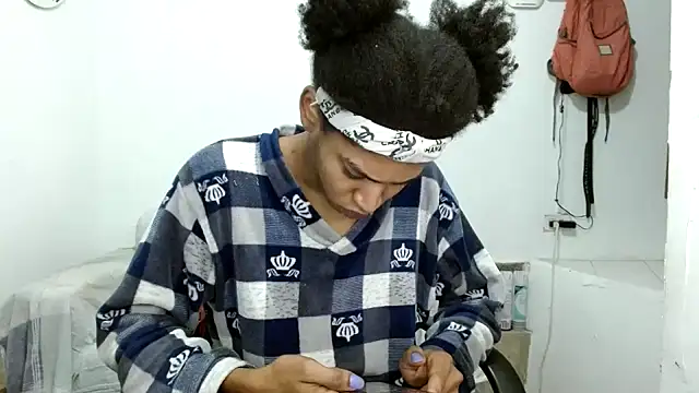 Snapshot of angelamarie1 chatting on 29, 10, 2025 angelamarie1 online show from 29, 10, 2025