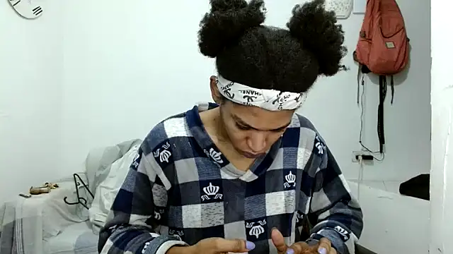 Snapshot of angelamarie1 chatting on 1, 11, 2025 angelamarie1 online show from 1, 11, 2025