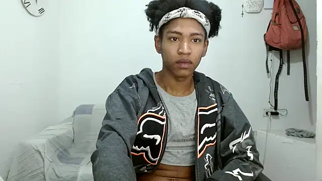 Snapshot of angelamarie1 chatting on 10, 11, 2025 angelamarie1 online show from 10, 11, 2025