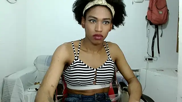 Snapshot of angelamarie1 chatting on 18, 10, 2025 angelamarie1 online show from 18, 10, 2025