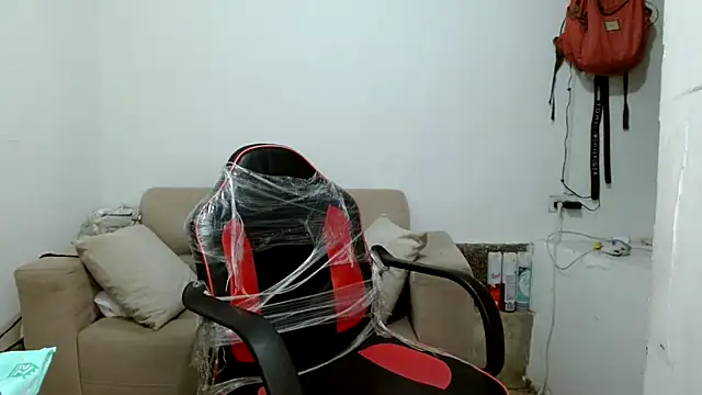 Snapshot of angelamarie1 chatting on 27, 11, 2025 angelamarie1 online show from 27, 11, 2025