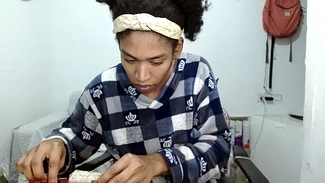 Snapshot of angelamarie1 chatting on 14, 10, 2025 angelamarie1 online show from 14, 10, 2025